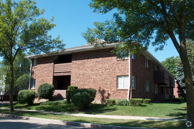 Building Photo - 8303 W North Ave
