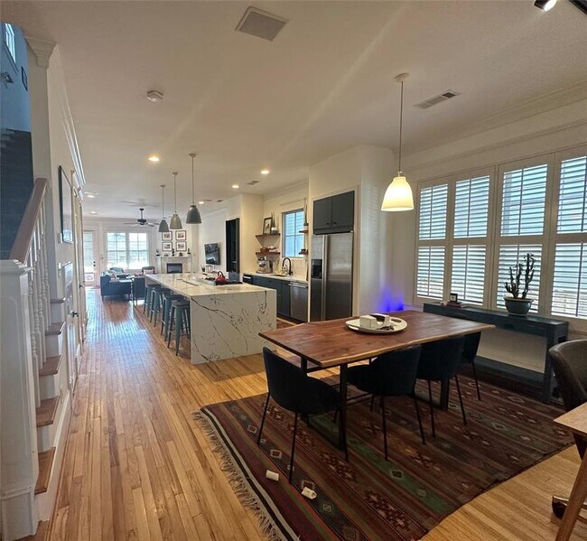 Foto del edificio - 817 Rutland St