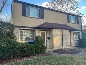 Building Photo - 1324 Meadow Rd