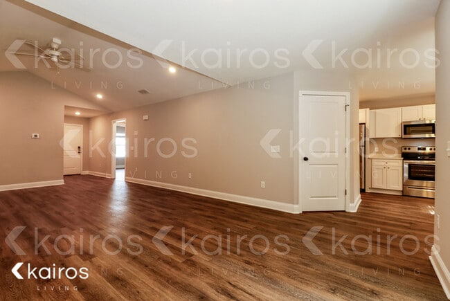 Building Photo - 147 Cottage Grove Rd.