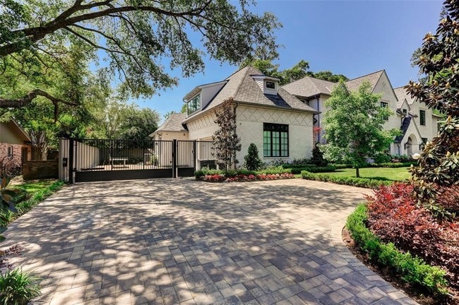 Building Photo - 11019 Kemwood Dr