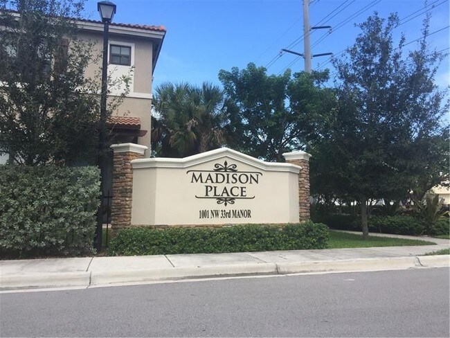 Building Photo - Marvelous Madison Place Townhome