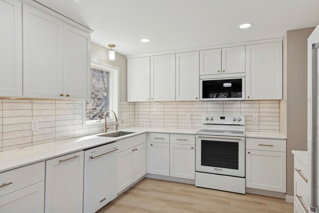 Foto del edificio - 1205 Sterling Way