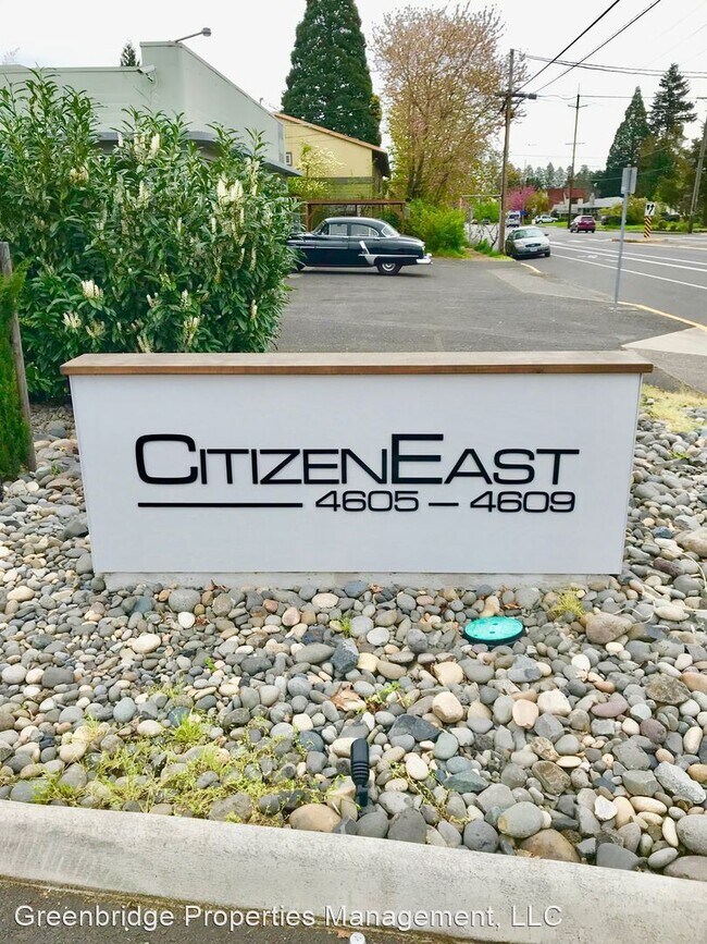 Foto del edificio - 4605-4609 NE Killingsworth St