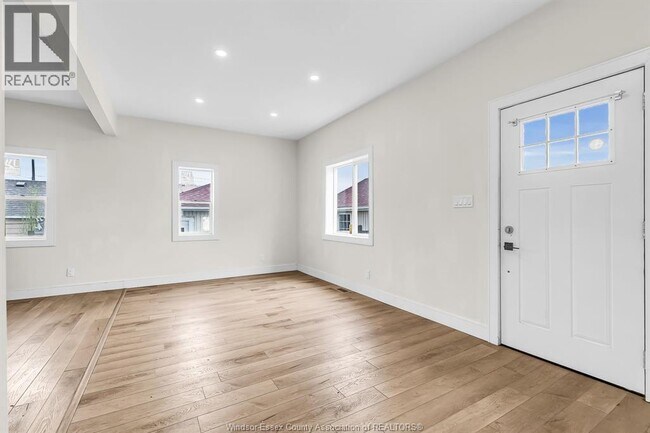 Photo du bâtiment - 1737 Drouillard Rd