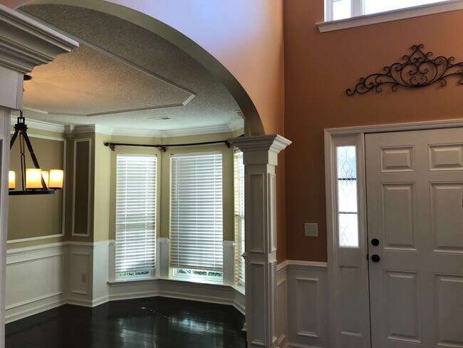 Building Photo - 113 Pennine Dr