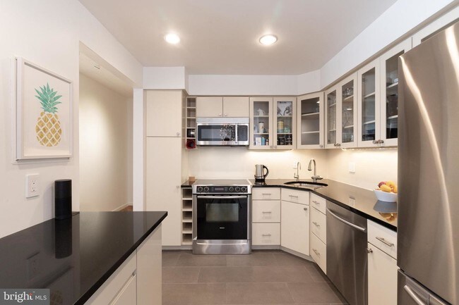 Foto del edificio - 1045 31st St NW