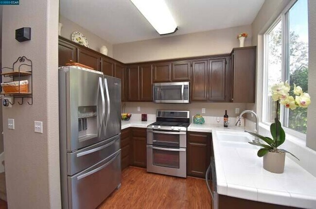 Foto del edificio - 99 Arbor Springs Ln