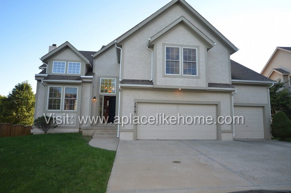 Foto principal - 7619 W 144th Place Overland Park KS 66223