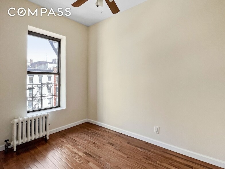 Building Photo - 270 E 78th St