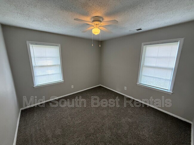 Building Photo - 331 Howard Dr