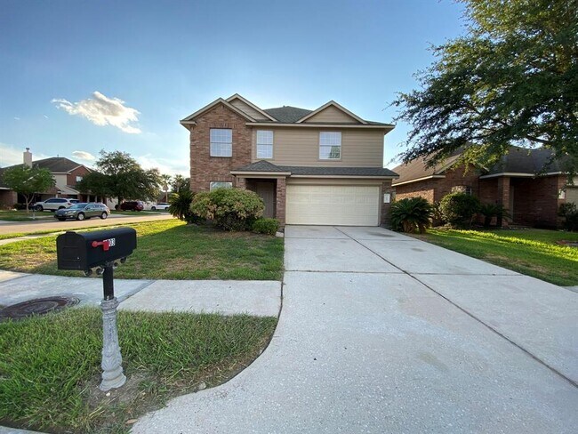 Building Photo - 1703 Adella Dr