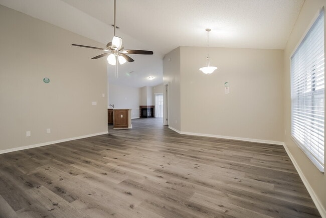 Building Photo - 646 Upperriver Ct