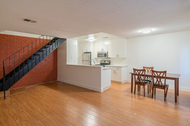 Foto del edificio - 2209 Peppertree Way