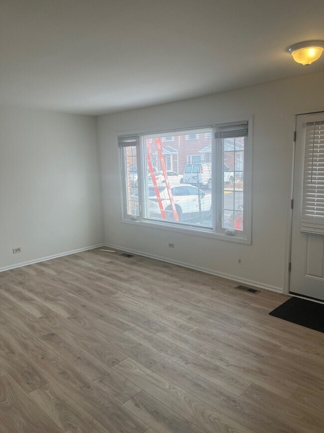 Foto del edificio - 2122 Rugen Rd