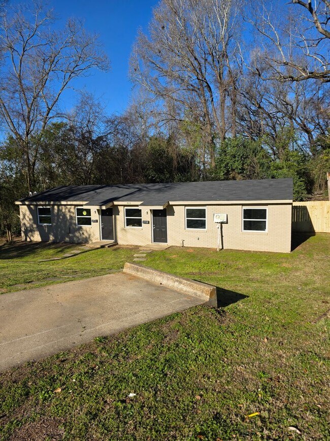 Building Photo - 822 Ragland Ct