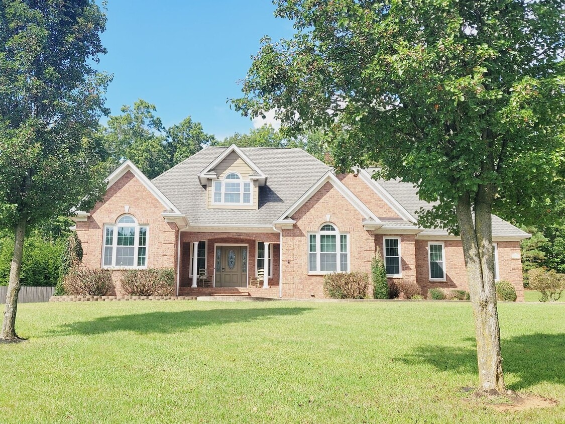 Beautiful Brick Ranch in Campbell County - Great Views, Located off of Highway 460