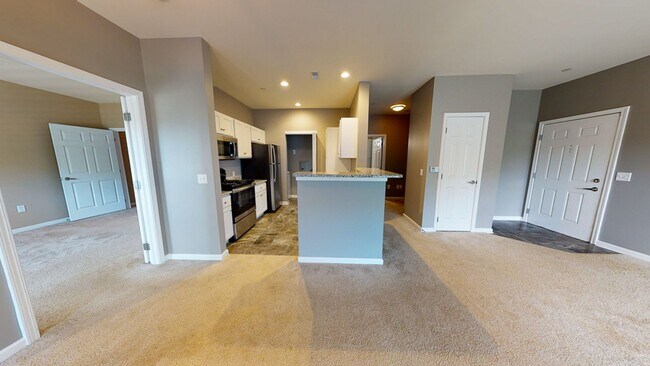 Building Photo - Third Floor Rear View 2 Bedroom in a Gated...
