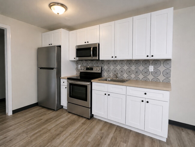 Building Photo - The Alba Apartments