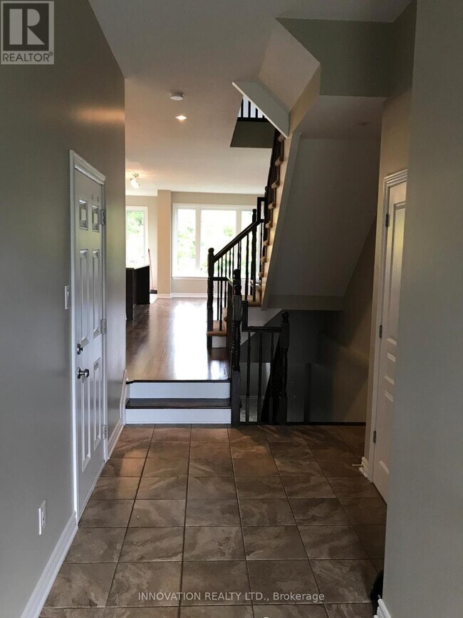 Photo du bâtiment - 898 Fletcher Cir