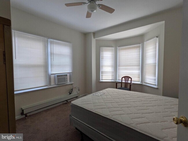 Foto del edificio - 5216 Atlantic Ave