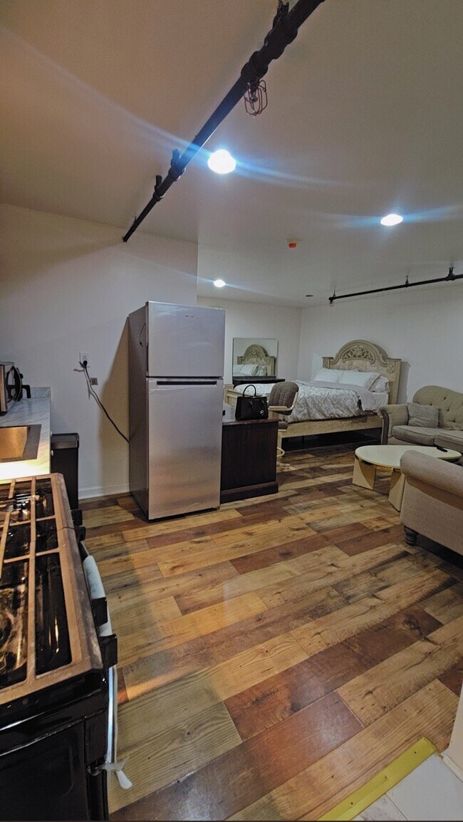 Foto del edificio - 317 W Fayette St