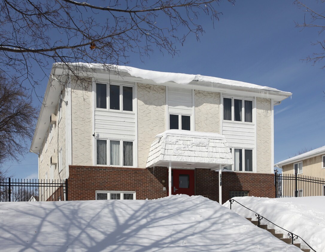 151 Cedar Lake Rd N, Minneapolis, MN 55405 Apartments in Minneapolis