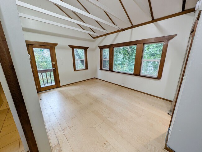 Foto del edificio - Super Cute Studio on Capitol Highway!