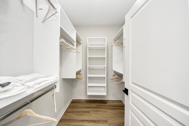 Building Photo - 3003 Memorial Ct