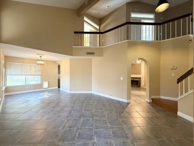 Foto del edificio - STUNNING 4BD/2.5BA SUMMERLIN CUL-DE-SAC HOME WITH POOL! MOVE IN BONUS!!