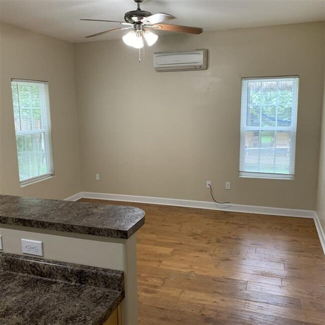 Building Photo - 1 bed 1 bath bungalow minutes from FSU!! Available August 2026!
