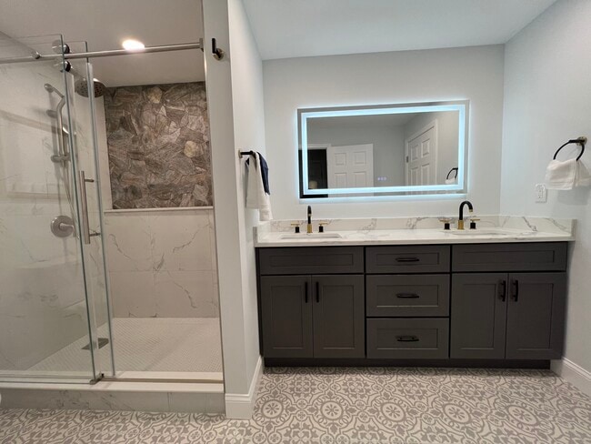 Full bath - 8145 Mount Vernon Hwy House