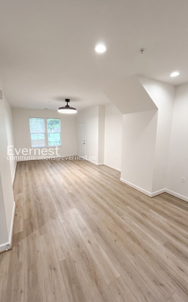 Building Photo - 42536 Mayflower Terrace