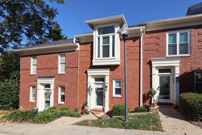 Foto del edificio - 2664 Dilworth Heights Ln