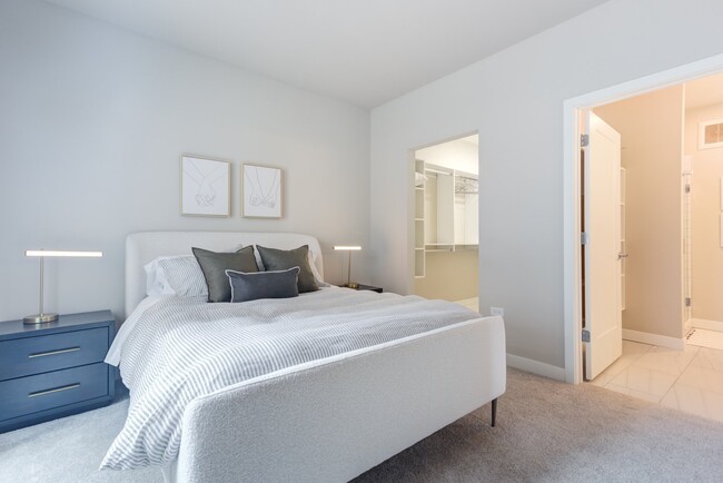 Building Photo - Dash Downers Grove