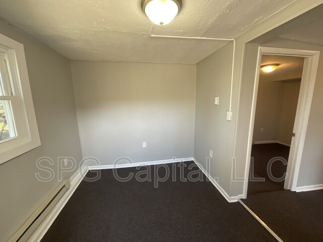 Foto del edificio - 317 S Main St