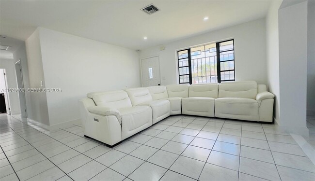 Building Photo - 3225 SW 94th Ave