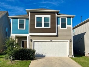 Building Photo - 2907 Salvidar Bend