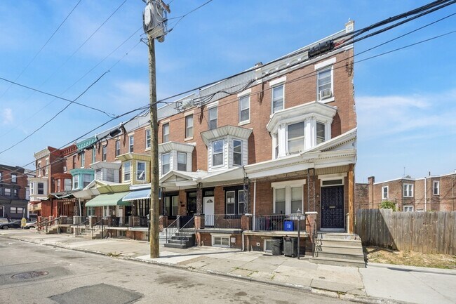 Building Photo - 1723 W Butler St