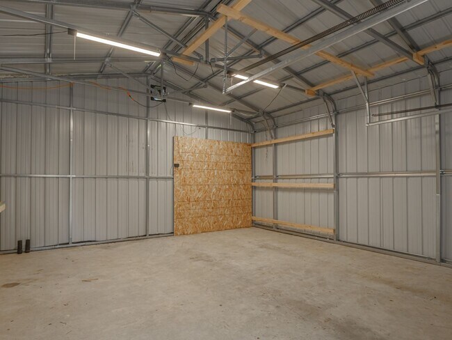 Photo - Large Garage in Burien 2bd 1.5ba home!