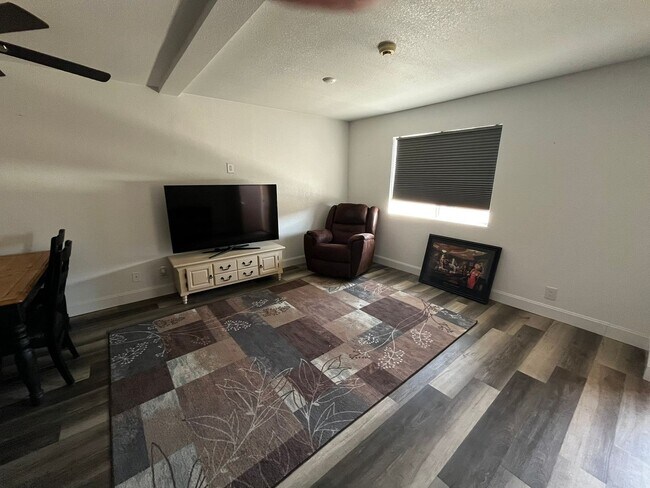 Foto del edificio - Adorable Condo in Great Location
