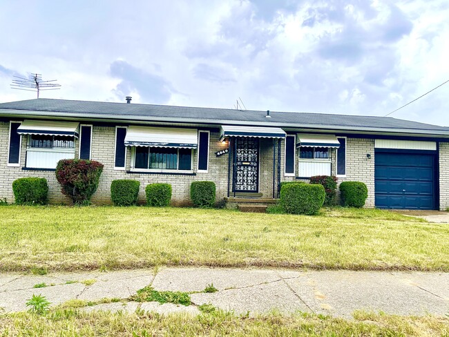 Building Photo - 4040 Middlebelt Rd
