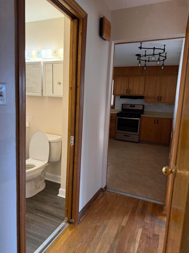 Building Photo - 4212 Beechgrove Dr