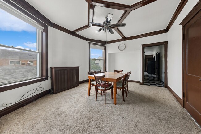 Foto del edificio - 921 W 31st St