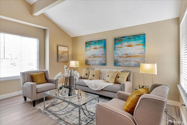 Foto del edificio - Exceptional Single-Family Home for Lease! ...