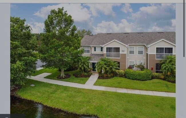 Building Photo - 8933 Manor Loop