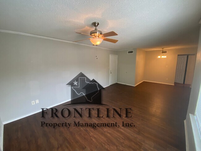 Building Photo - 6752 Trail Lake Dr