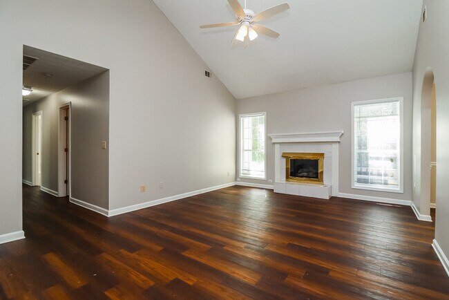 Building Photo - Charming Single-Story Covington Home