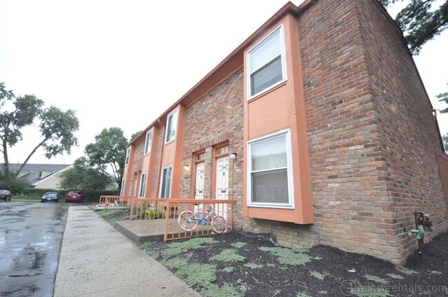 Building Photo - 4873-4873 Moreland Dr
