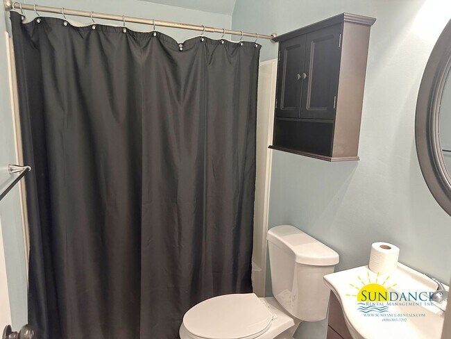Foto del edificio - Lovely 1 Bedroom Home in Navarre